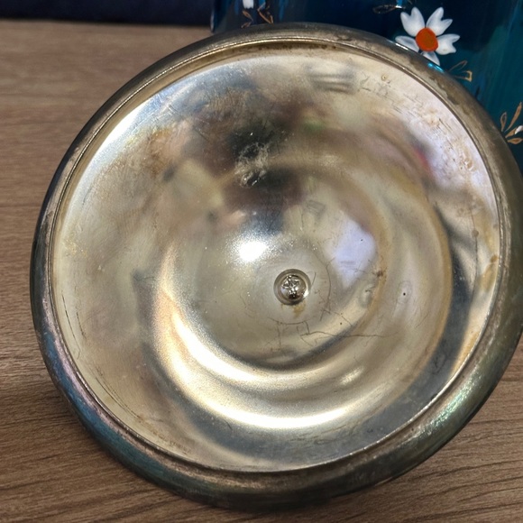 Vintage Blue Glass Daisy biscuit Jar with Metal Lid - Picture 3 of 6